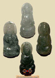 Pendentifs de la protectrice Guan Yin en jade chnois vert.