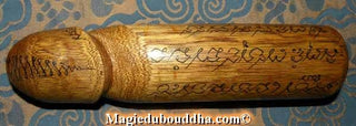 Grands Palat Kick en bois sacré Mai Chompoo Parntip par le Très Vénérable Ajarn Sané La Magie du Bouddha.