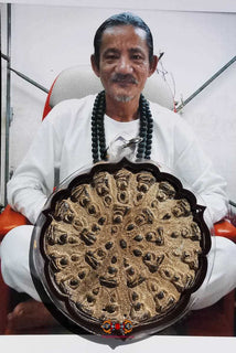 Grande amulette thai ancienne Phra Ngop Nam Oï - Vénérable Ajarn Deng. La Magie du Bouddha.