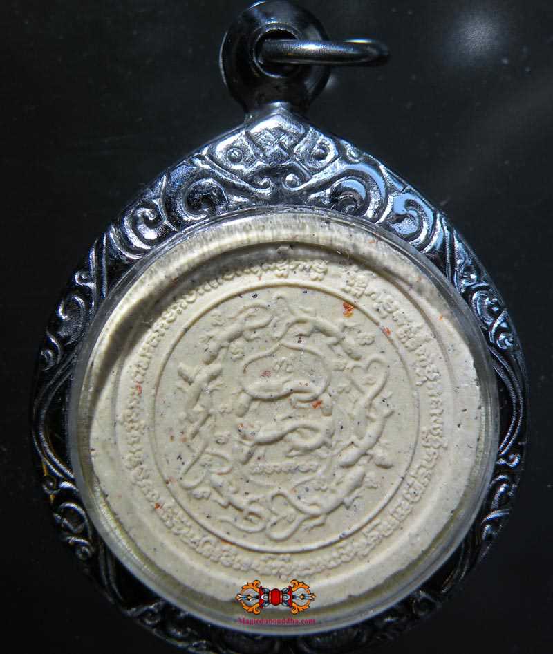 Amulette thai aux douze gecko.