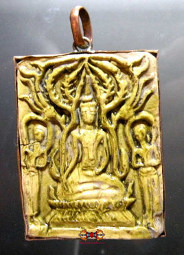Amulette du Bouddha historique en céramique verte. magiedubouddha