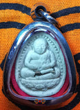 Petite amulette Thai de fortune du Bouddha Phra Sanghajaï - Très Vénérable LP Koon.