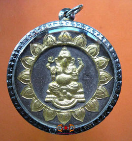 Grande amulette Phra Pikanet (Ganesh). magiedubouddha