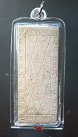 Grande amulette du Bouddha Phra Naphrok (Le Bouddha sous le Roi des Nâgas). magiedubouddha