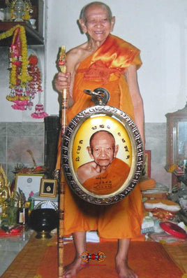 Amulette Thai portrait Roop Lor (avec reliques) - Très Vénérable LP Hong Promapanyo. magiedubouddha
