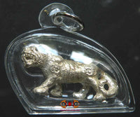 Amulette tigre d'argent - Temple du Très Vénérable LP Pern. La Magie du Bouddha.
