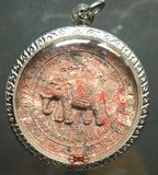 Amulette thai du wat klang bang phra.