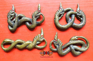 Grands talismans Nâgas et serpents entrelacés du Cambodge. magiedubouddha