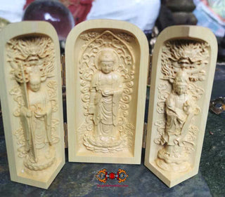 Petits autels Bouddhistes de voyage en bois d'if sculpté. La Magie du Bouddha.