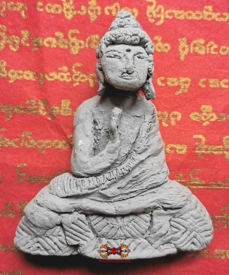 Statuette du Bouddha "faite main" - Vénérable Ajarn Noy.