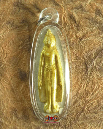 Amulette dorée du Bouddha debout magiedubouddha
