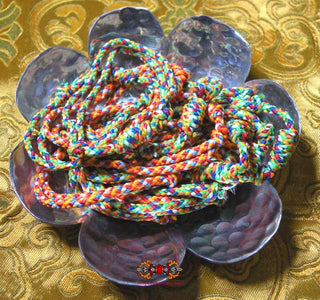 Bracelets bénits Saï Sin du Vénérable Phra Ajarn Wicha. La Magie du Bouddha.