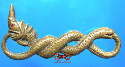 Grands talismans Nâgas et serpents entrelacés du Cambodge. magiedubouddha