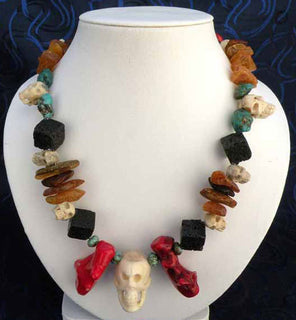 Collier de style Chamanique Tibétain avec crânes en os. magiedubouddha