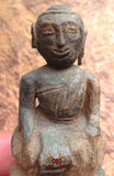 Statue ancienne du Bouddha en bois - style primitif