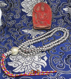Chapelet Tibétain de fer (avec Tsa Tsa rouge de Vajrapani) - Pour la pratique de la méditation de Vajrapani et Vajrakilaya.
