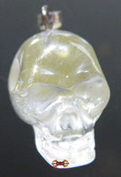 Pendentif crane de cristal - artisanat du Népal.
