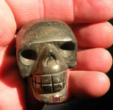 Crâne humain taillé dans de la pyrite.
