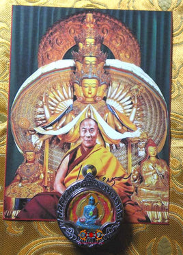 Amulette tibétaine tsa tsa du Bouddha de médecine Sangye Menla - Sa Sainteté le Dalaï Lama. La Magie du Bouddha.