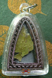 Amulette Bouddha de pierre + reliques  du lieu de naissance du Bouddha.