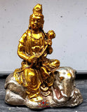 Statuette de Guan Yin sur un éléphant - Temple du Très Vénérable LP Dooh.