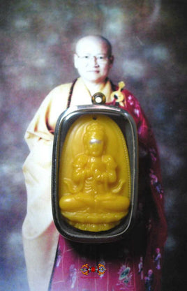 Grande amulette Guan Yin en cire - Vénérable Bikkhuni Phra Ajarn Yaï KhongSen. La Magie du Bouddha.