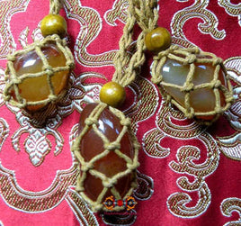 Pierres magiques des Nâgas Hin Patawee Kong Kathat (modèle pendentif). La Magie du Bouddha.