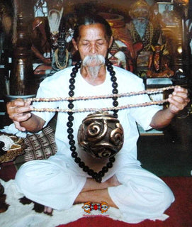 Amulette Phra Pidta Mahahut Look Aum - Très Vénérable Lersi Po Kassem. La Magie du Bouddha.