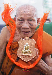 Médaille précieuse portrait Roop Lor aux six tigres - Très Vénérable LP Saur. La Magie du Bouddha.
