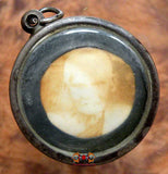 Amulette portrait et reliques du Très Vénérable LP Tim (Wat Lahanrai).