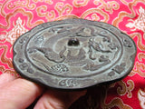 Miroir rituel en bronze orné d'un dragon Kirin - Töli de chaman de Mongolie.
