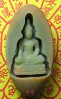 Amulette Thai du Bouddha Phra Nang Phaya en pierre sacrée Chinoise fluorescente Ye Ming Zhu.