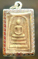 Amulette Phra Somdej au tigre bénie au Wat Phaya Kharam (Bangkok).