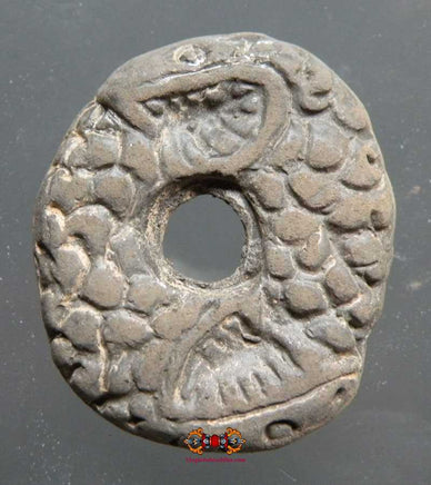 Amulette Nâgas de style primitif. – Image d'Amulette Bouddhiste | Amulette Magique