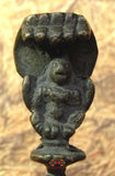 Cuillère d'offrandes en bronze - objet rituel Hindouiste.