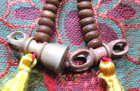 Compteurs de mantra en bois de santal - cloche et dorje. La Magie du Bouddha.