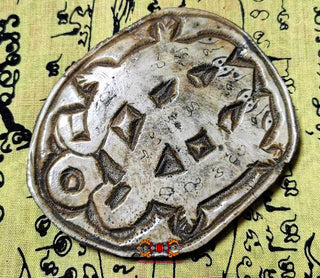 Talisman aux trois gecko en os de buffle d'eau. La Magie du Bouddha.