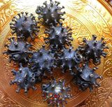 Amulettes thai virus.