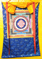 Grande Thangka Tibétaine du Shri Yantra.