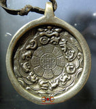 Amulette Tibétaine Tokchag en forme de miroir de méditation Melong.