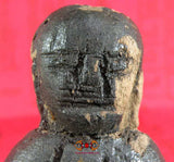 Statue en bois du Bouddha ancienne et primitive