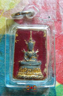 Amulette ancienne du Bouddha d'Emeraude Phra Geow Morakot magiedubouddha